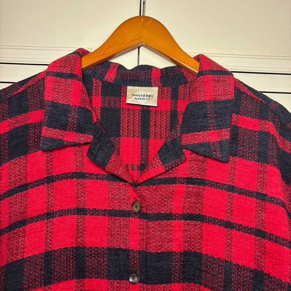 Monterey Bay Koret bold red